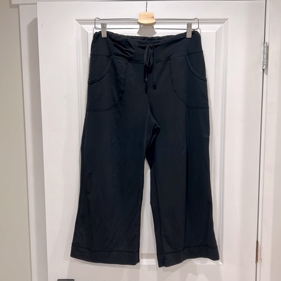 Lululemon Still Crop - Picture 4 of 7